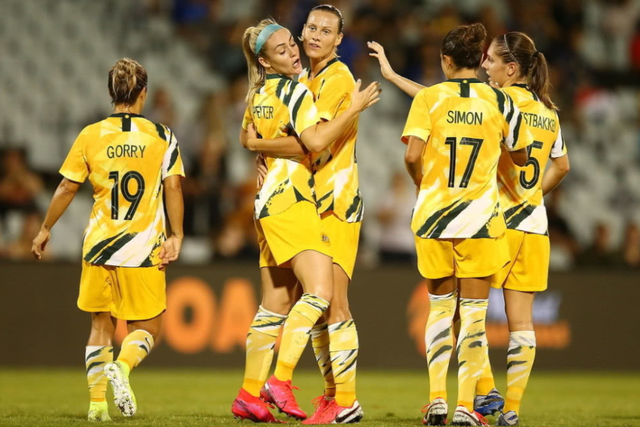 IM电竞中国电子竞技平台-土耳其女球迷